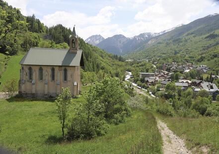 Passeggiata alla Chapelle Saint Pierre, sentiero del villaggio - Itinerario escursionistico