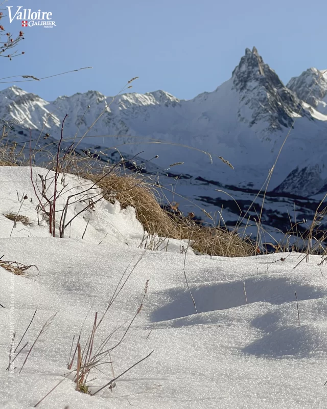 🤭 Impressionnante 🏔️✨ Cette Aiguille Noire en impose 🤩

#valloire #galibier #valloiregalibier #aiguillenoire #automne #hiver